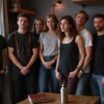 Een groep van zes mensen tijdens een kink community meetup